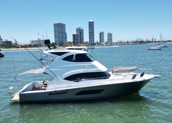 2011 Riviera 53 Enclosed Flybridge